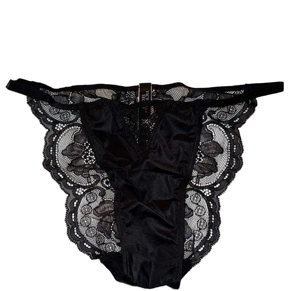 Victoria’s Secret cheeky black lace undies